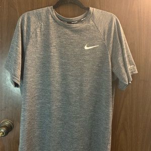 Nike Mens T-Shirt Dark Gray Size Large